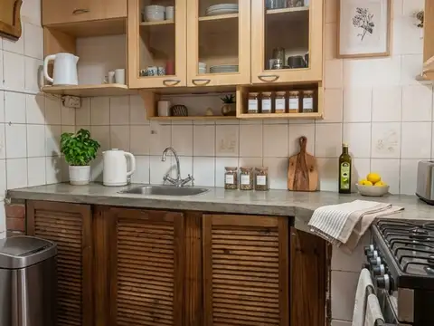 Casa 7 ambientes con 2 baños