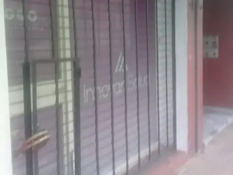 Local en Venta Via Púb.