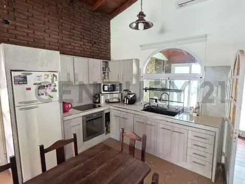 Au. Acceso Oeste 100, Piso 0