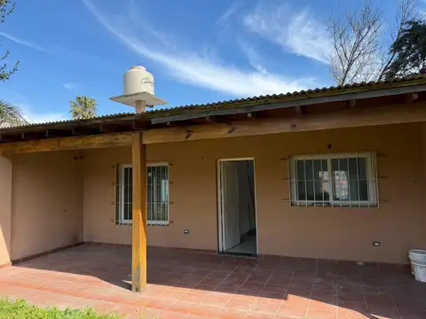 Casa 4 ambientes con 1 baño
