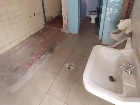 Local comercial. Galpón