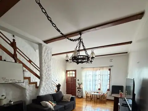 Casa 4 ambientes con 1 baño