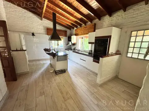 Casa 7 ambientes con 3 baños