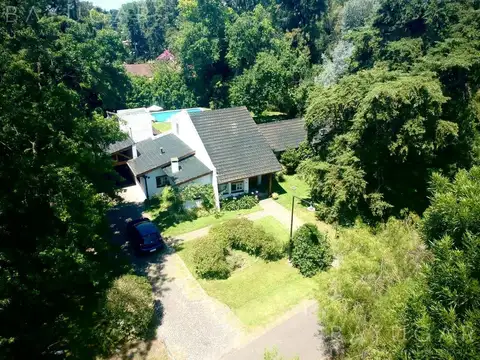 Casa 7 ambientes con 3 baños