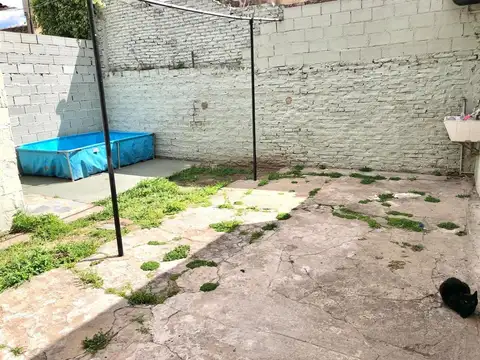 Casa 6 ambientes con 2 baños