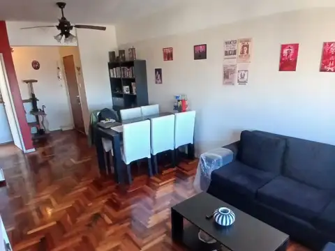 Departamento 4 ambientes con 2 baños