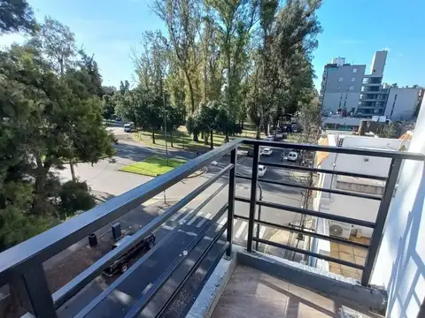DEPARTAMENTO MONOAMBIENTE VENTA VISTA TOTAL AL PARQUE INDEPENDENCIA ABASTO ROSARIO