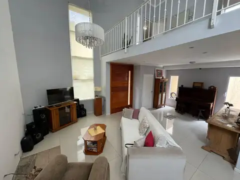 Casa en Venta en Pizzurno, USD 300.000