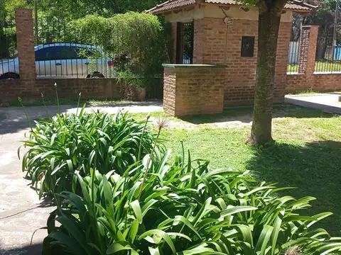 Departamento en venta - 2 Dormitorios 1 Baño - Cochera - 65Mts2 - Tolosa