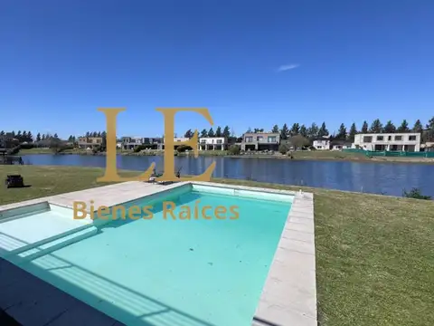 VENTA CASA A LAGUNA CENTRAL BARRIO SAN MATIAS ZONA NORTE