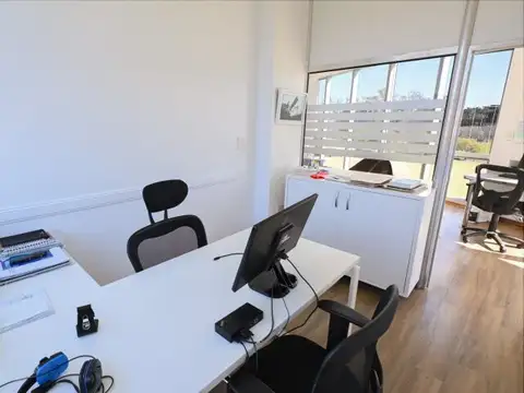 Oficina en Venta en Office Park Norte, USD 200.000
