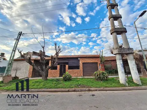 Casa con local en San Miguel