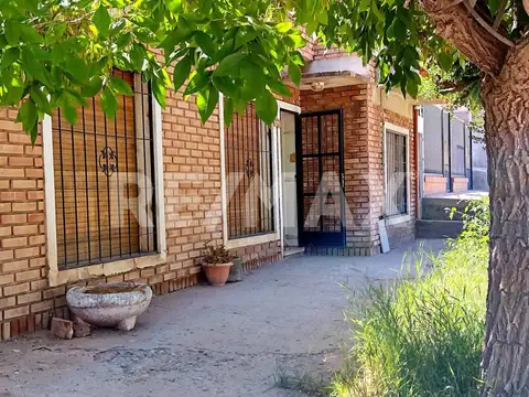 ALQUILER Casa de 2 dorm en Plaza Huincul