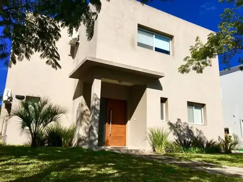 CASA 6 AMBIENTES LOS LAGOS NORDELTA. contacto 1535710429