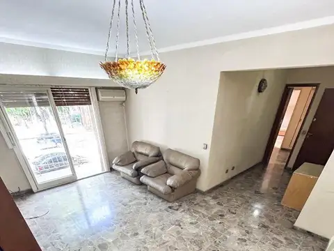 Departamento de 3 ambiente al frente, con dep y balc corrido