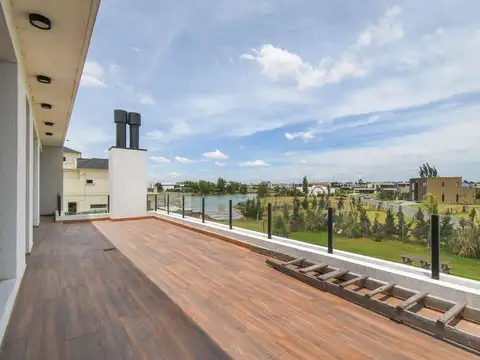 Casa en Venta en Countries y Barrios Cerrados en Esteban Echeverria, USD 440.000