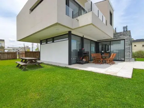 Casa en Venta de 4 dormitorios