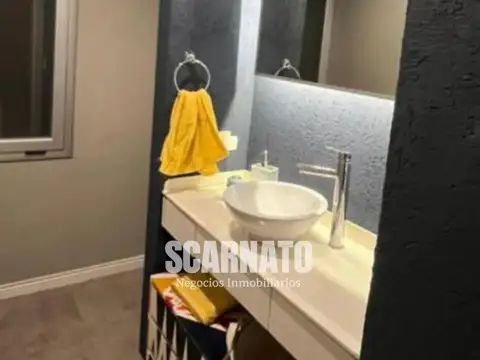 Casa 4 ambientes con 3 baños