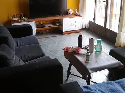 Casa en venta - 4 dormitorios 3 baños - 180mts2 - City Bell, La Plata