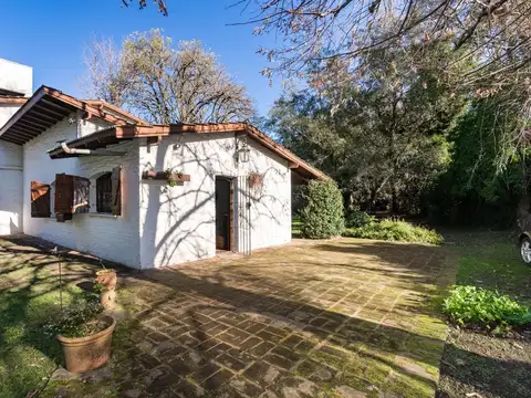 Casa 5 ambientes con 3 baños