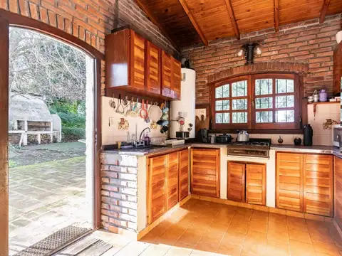 Casa en Venta con 6 cocheras