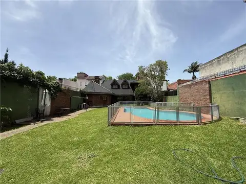 Casa en Venta con 4 cocheras