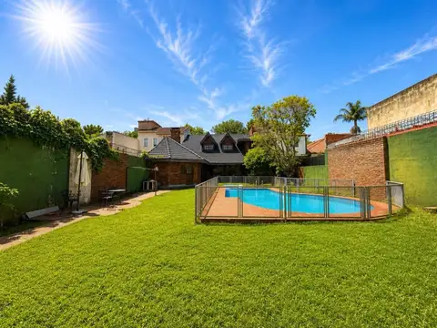Casa en Venta con 4 cocheras