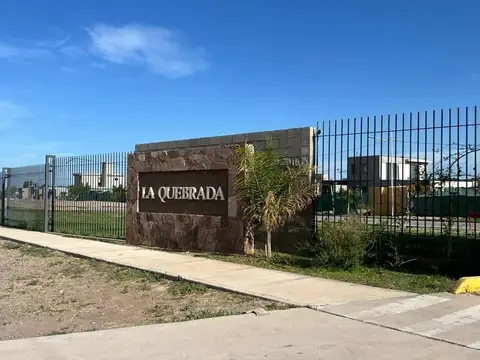 CASA 3 DORMITORIOS B° LA QUEBRADA, MAIPU