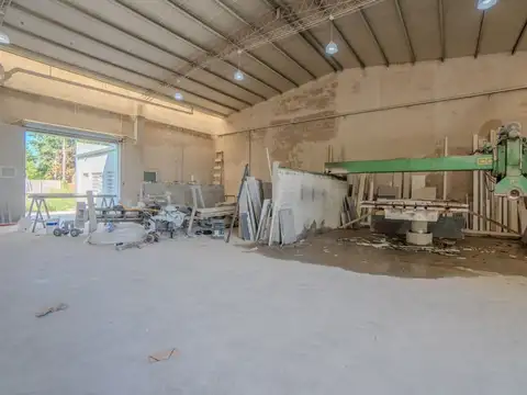 Galpon en Venta en Los Hornos, USD 300.000