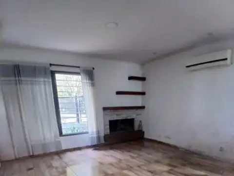 Casa 2 ambientes con 1 baño