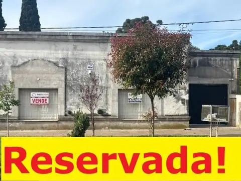 Casa más Dpto. en pleno centro y con todos los servicios.