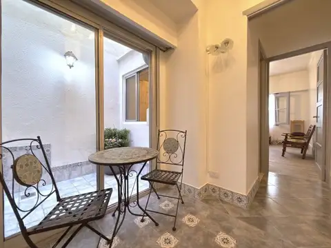VENTA PH 2 AMBIENTES CON PATIO EN COLEGIALES - RECICLADO A NUEVO APTO CREDITO