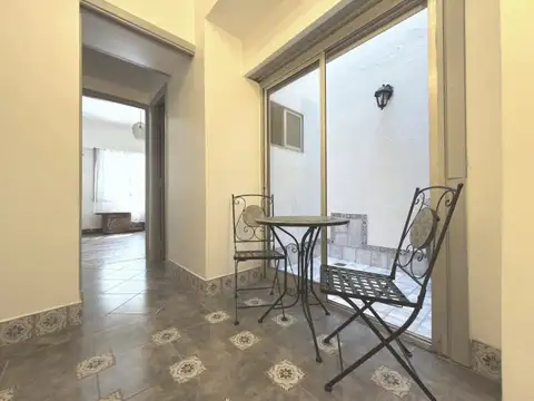 VENTA PH 2 AMBIENTES CON PATIO EN COLEGIALES - RECICLADO A NUEVO APTO CREDITO