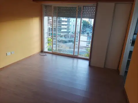 Av Angel Gallardo 1000, Monoambiente Luminoso vista abierta al frente, con amenities, caballito