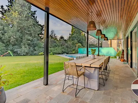 CASA EN VENTA EN City Bell