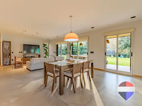 CASA EN VENTA EN City Bell