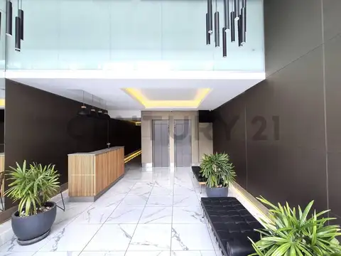 Venta DOS ambientes con patio en primer piso, contrafrente.