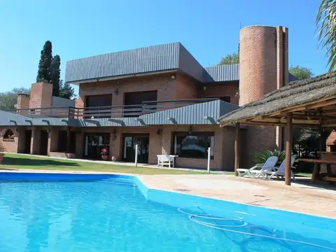 VENTA CASA 4 DORM EN COSTA AZUL MAS DPTO