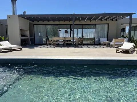 Casa en Alquiler Temporal de 4 dormitorios
