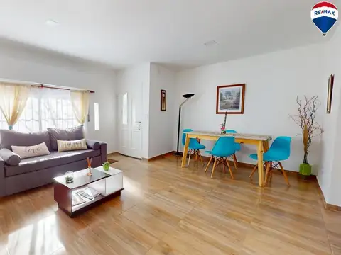 Venta casa 4 amb con patio y cochera Florida