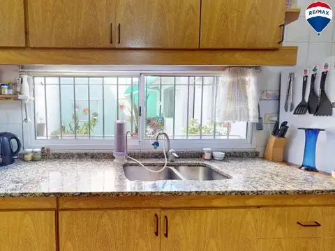 Casa 4 ambientes con 2 baños