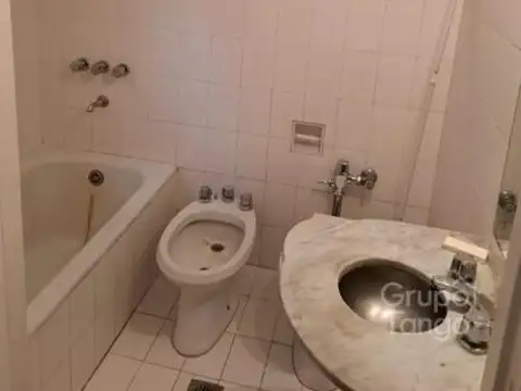 Arenales 1900 , Piso 6