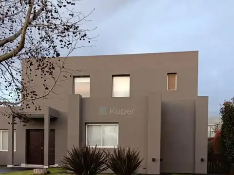 Casa  en Venta en Ayres Plaza, Pilar, G.B.A. Zona Norte