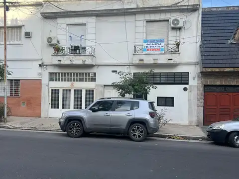 1° x escalera al frente con balcon y muy bajas expensas  OPORTUNIDAD 