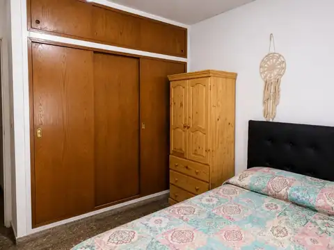 Propiedad q/consta de 4 Casas y un local comercial