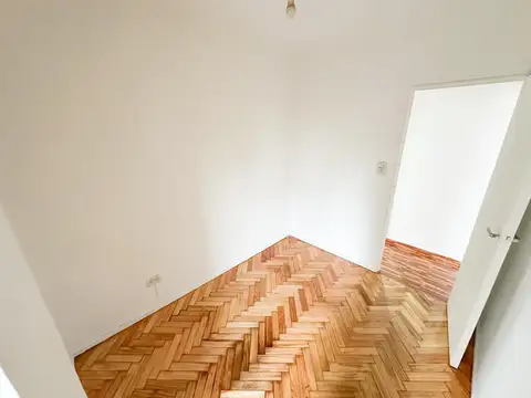 Departamento en Venta en Villa del Parque, USD 92.000