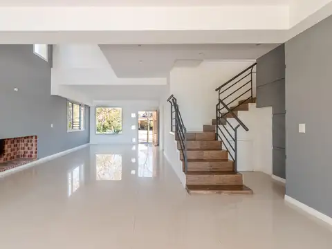 Casa en Alquiler en Villanueva, USD 3.100