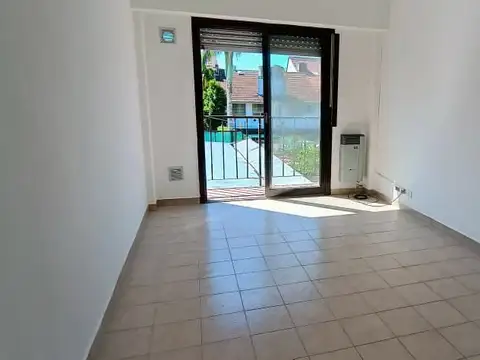 Depto Tipo Casa en Alquiler de Monoambiente