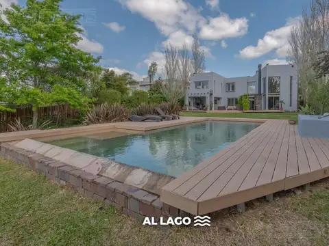 Casa 7 ambientes con 2 baños