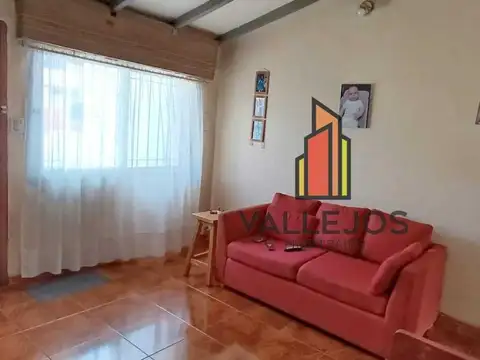 Casa 3 ambientes con 1 baño